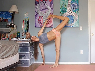 Webcam sexy yoga in the bedroom